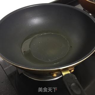 西红柿蛋花汤的做法步骤：2