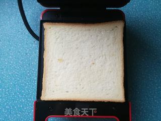 西红柿火腿鸡蛋芝士三明治的做法步骤：6