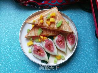 西红柿火腿鸡蛋芝士三明治的做法步骤：12