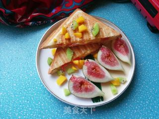 西红柿火腿鸡蛋芝士三明治的做法步骤:13