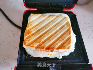 鸡蛋火腿三明治的做法步骤:11