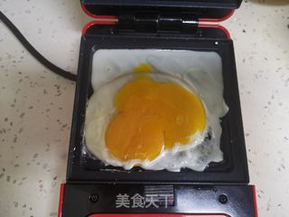 鸡蛋火腿三明治的做法步骤:2