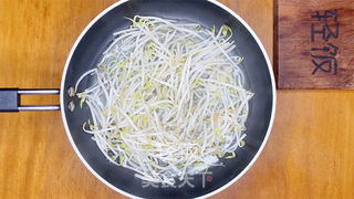 炸酱面丨北方人的餐桌暴击,好吃不厌的做法步骤:2