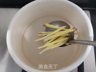 蟹柳黑豆芽汤的做法步骤:9