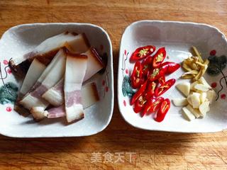 腊肉炒菜心的做法步骤:3