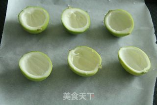 柠檬精小蛋糕的做法步骤:2
