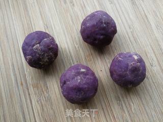 蛋黄紫薯肉松月饼的做法步骤:10