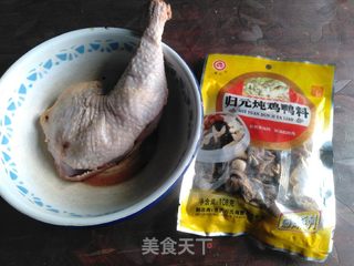 八宝炖鸭汤 的做法步骤：1