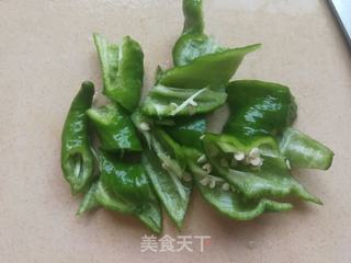 螺丝椒炒扇贝肉的做法步骤:4