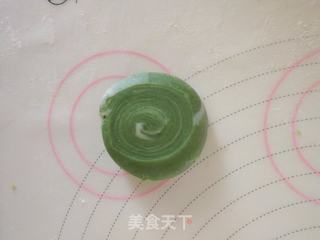 抹茶红豆蛋黄酥的做法步骤:13