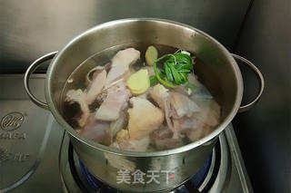 虫草花炖鸡汤的做法步骤:4
