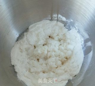 雪媚娘豆沙月饼的做法步骤:2