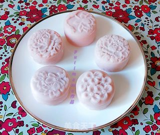 雪媚娘豆沙月饼的做法步骤:12