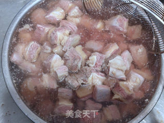 牛腩菌蔬汤的做法步骤:3