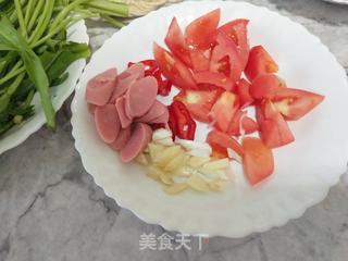 蔬菜香肠炒面的做法步骤:2