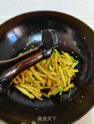 干煸藕丝的做法步骤:10