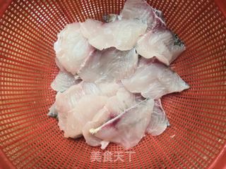 西红柿黑鱼片的做法步骤:3