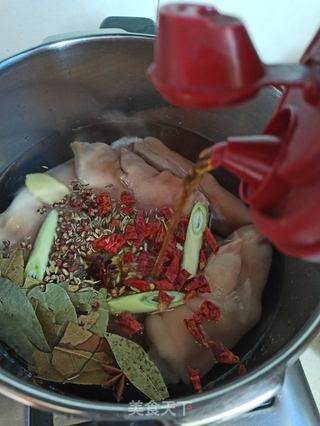 猪蹄肉冻的做法步骤:6