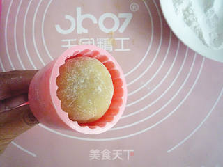 广式肉松芸豆月饼的做法步骤:16