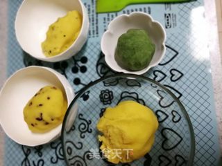 入口即化,满口清新——大麦诺叶绿豆糕月饼的做法步骤:4