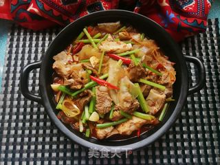 芹菜排骨炖粉皮的做法步骤:15