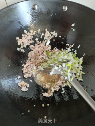尖椒肉末炸酱荞面的做法步骤:4