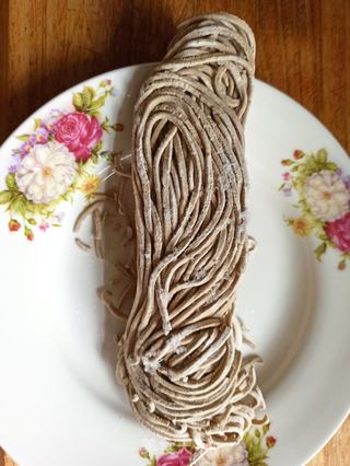 尖椒肉末炸酱荞面的做法步骤:12