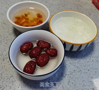 桃胶雪燕皂角米红枣羹的做法步骤:3