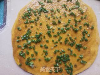 葱香椒盐南瓜花卷的做法步骤:8