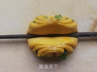 葱香椒盐南瓜花卷的做法步骤:13