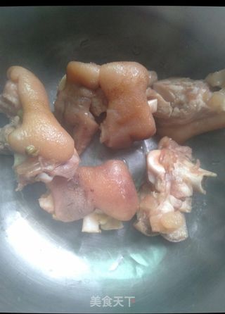 麻辣猪蹄的做法步骤:2