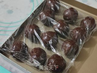 黑金五仁月饼的做法步骤:7