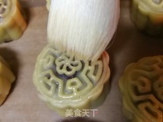 中秋豆沙蛋黄月饼的做法步骤:7