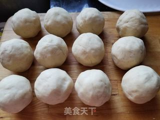 双黄莲蓉月饼的做法步骤:7