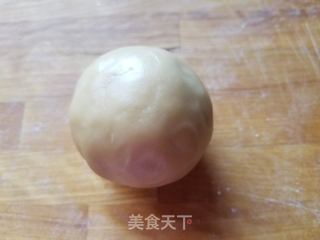 双黄莲蓉月饼的做法步骤:11