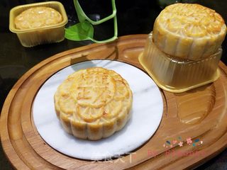 双黄莲蓉月饼的做法步骤:19