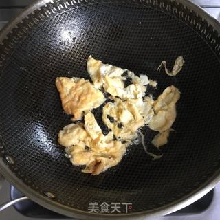 丝瓜豆腐汤的做法步骤：1