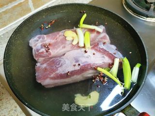 红烧肉东坡肉的做法步骤:2