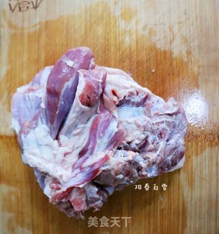 烤羊肉串㊙️腌制是关键❗️（烤箱版）的做法步骤：1