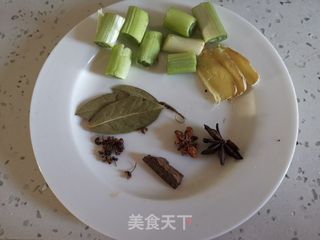 猪骨炖豆角的做法步骤:2