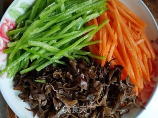 鱼香肉丝的做法步骤:7