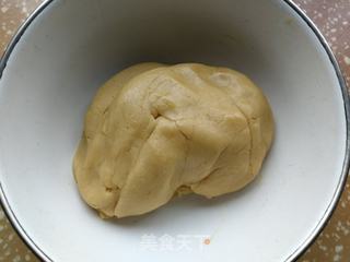 广式蛋黄豆沙月饼的做法步骤:4