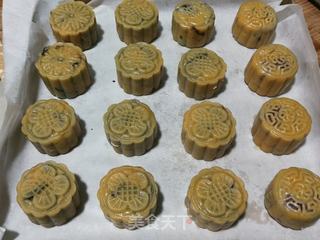 广式蛋黄豆沙月饼的做法步骤:12