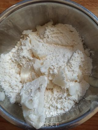 麻薯肉松蛋黄酥的做法步骤:2