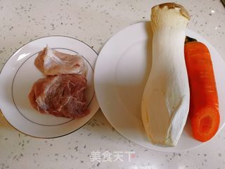 肉丝炒杏鲍菇的做法步骤：1