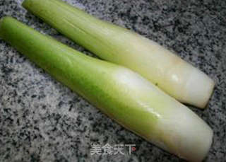 杂菜茭白粒的做法步骤：1