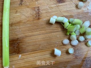 家庭简易版板栗烧鸡，简单易上手，口感色泽红亮板栗香甜鸡肉鲜滑的做法步骤：6