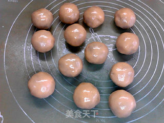 栗蓉火腿月饼的做法步骤:13