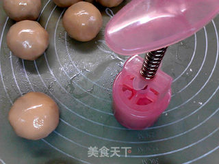 栗蓉火腿月饼的做法步骤:15