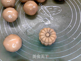 栗蓉火腿月饼的做法步骤:16